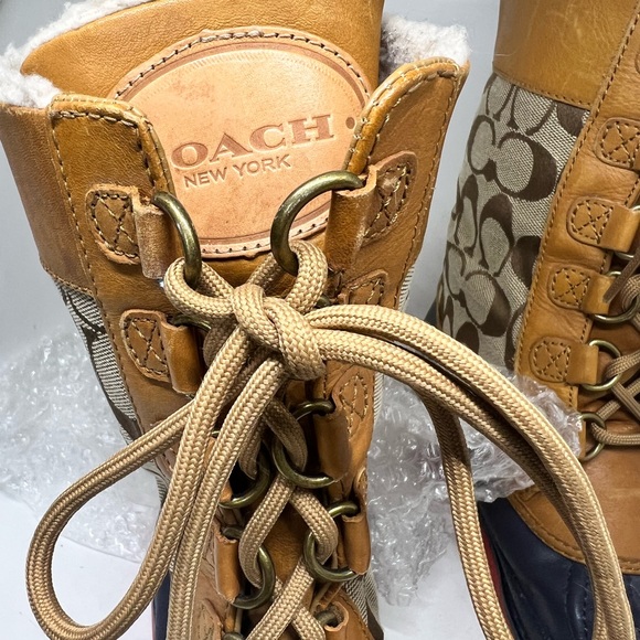 COACH Laura Signature Fashionable Rain Boots Size 7B - Picture 11 of 12